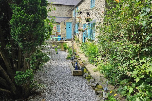 Cottage | Property grounds