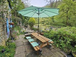 Outdoor dining - Rose Cottage - Cosy Cottage in Millers Dale (Buxton)