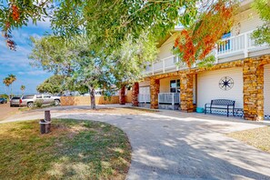 Property grounds - Family Tides | House in Port Isabel steps from the water - game room (Port Isabel)