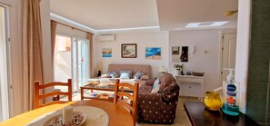 TV - Fabuloso dúplex con piscina y vistas al lago (Alcúdia)