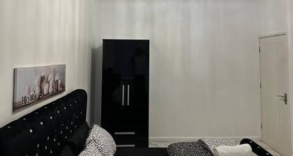 Stunning 1 Double Bedroom in Longsight Manchester