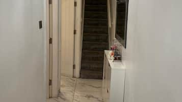 House, 1 Queen Bed | Interior