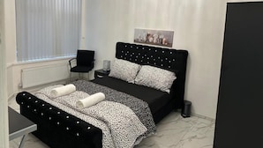 1 bedroom, free WiFi - Stunning 1 Double Bedroom in Longsight Manchester (Manchester)