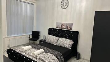 House, 1 Queen Bed | 1 bedroom, free WiFi