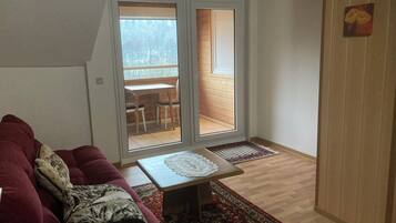 Fernseher, Kamin, DVD-Player, Tischtennisplatte