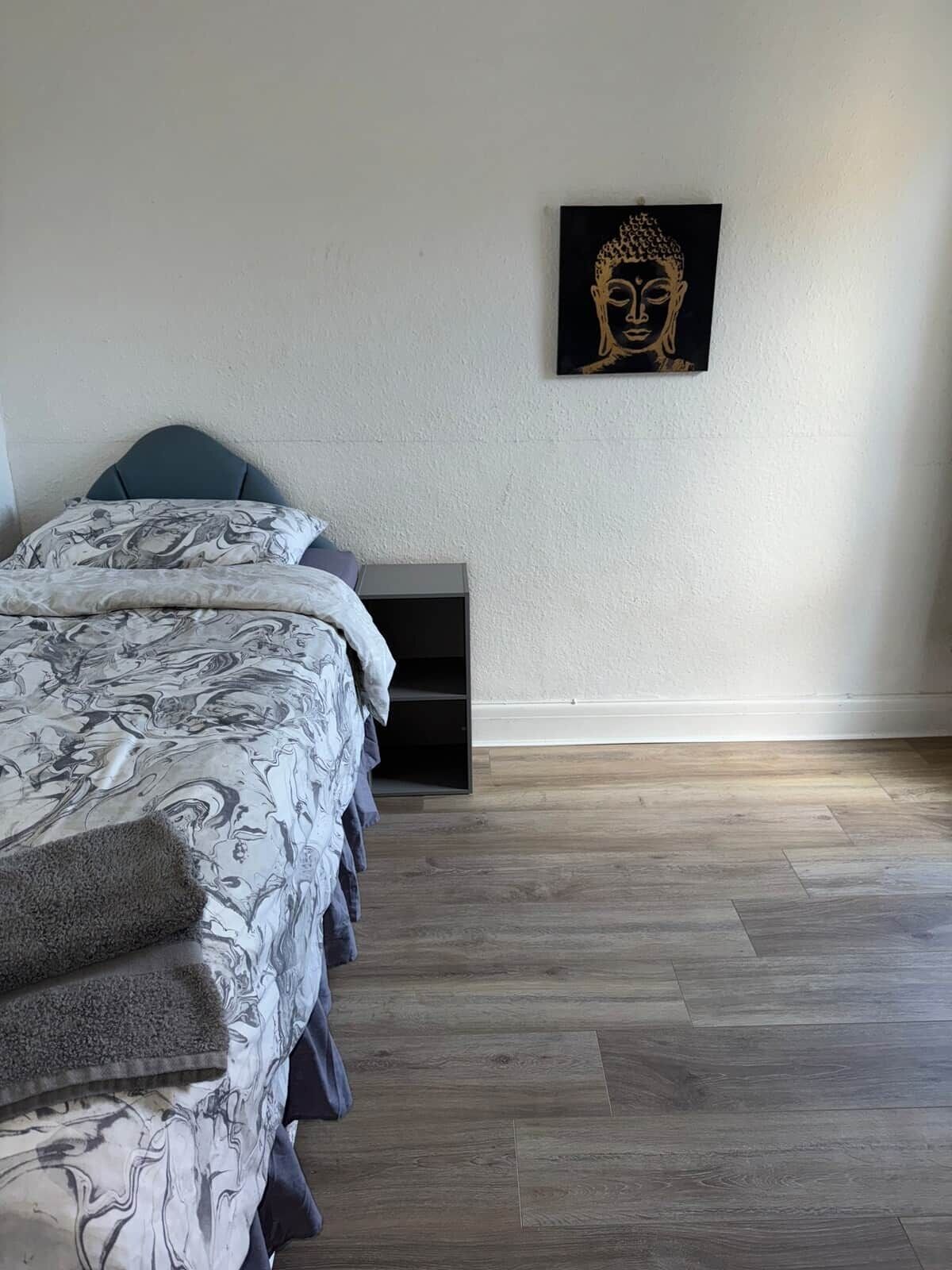3 habitaciones, escritorio, tabla de planchar con plancha y wifi 