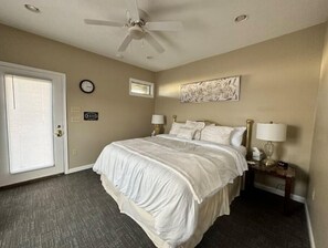 1 bedroom, WiFi, bed sheets - Cozy Corner Cottage
(Dayton)