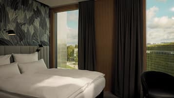 Quarto conforto (with queen or king size bed with view) | Cofres nos quartos, escrivaninha, Wi-Fi de cortesia, roupa de cama