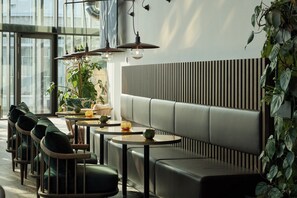 Frokostbuffé hver dag (EUR 24.50 per person)