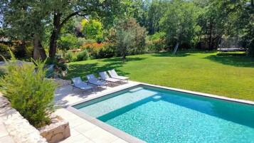 Piscine extérieure, piscine chauffée