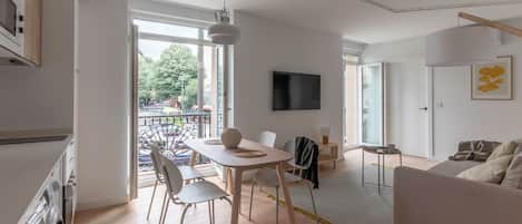 Apartment, 2 Bedrooms, Balcony (5 PAX) | Living area