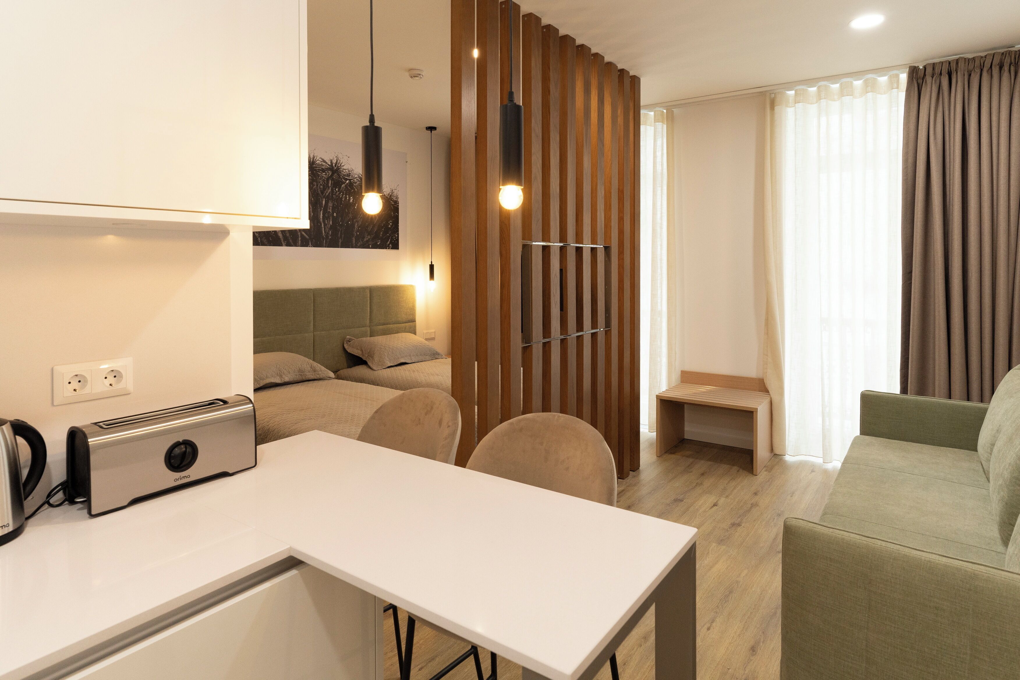 Leilighet – comfort | Eget kjøkken | Kjøleskap, mikrobølgeovn, ovn og kokeplater