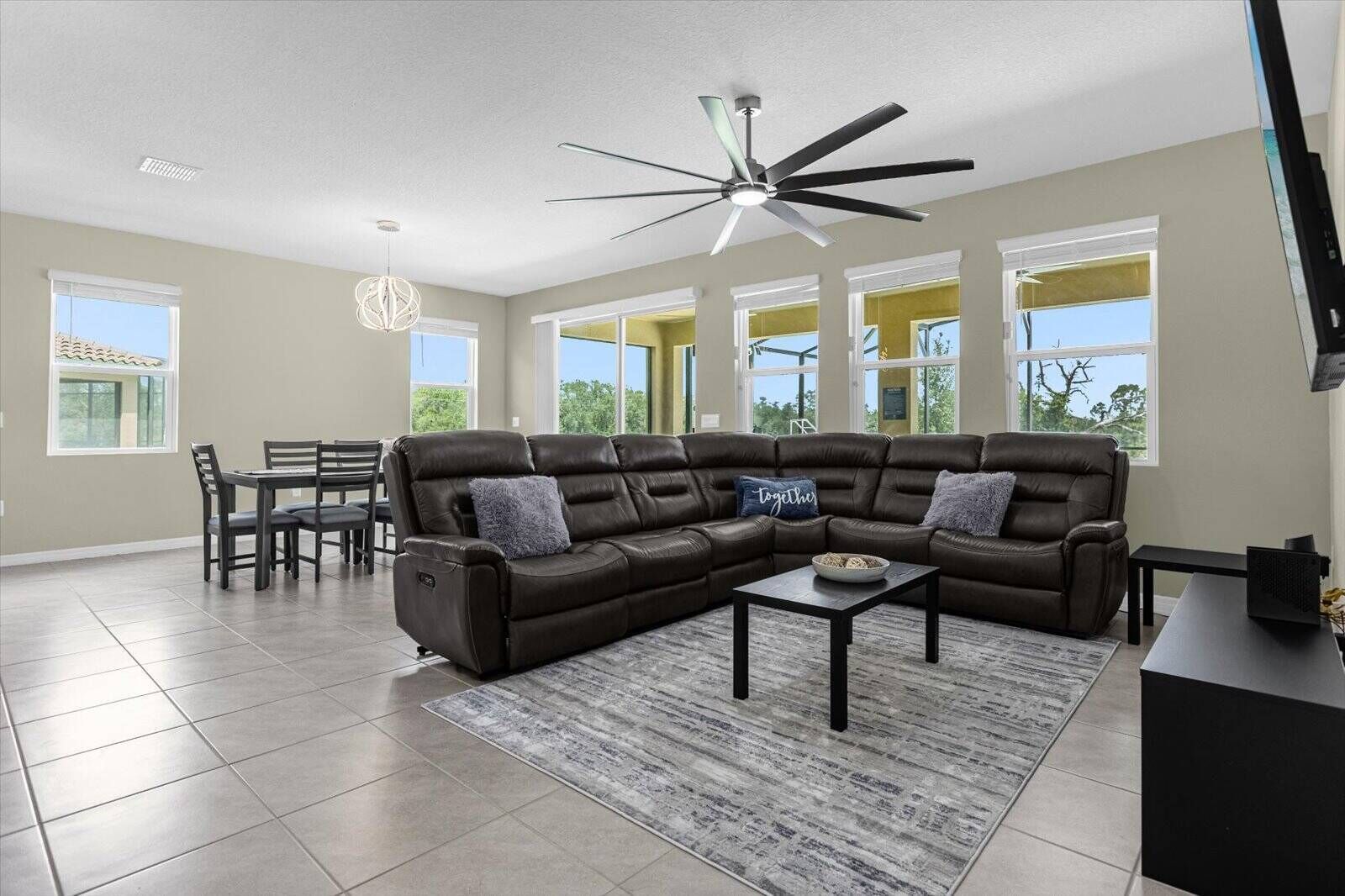 Televisio, pöytätennispöytä