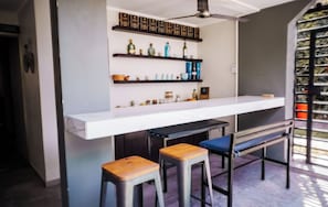 Bar (in der Unterkunft)