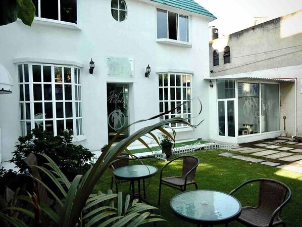 تناول الطعام بالخارج