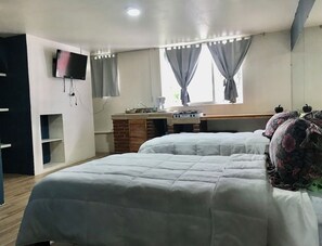 5 عدّة غرف نوم ومكواة/لوح كي وواي فاي وملاءات أسرّة