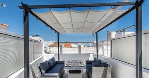 تناول الطعام بالخارج