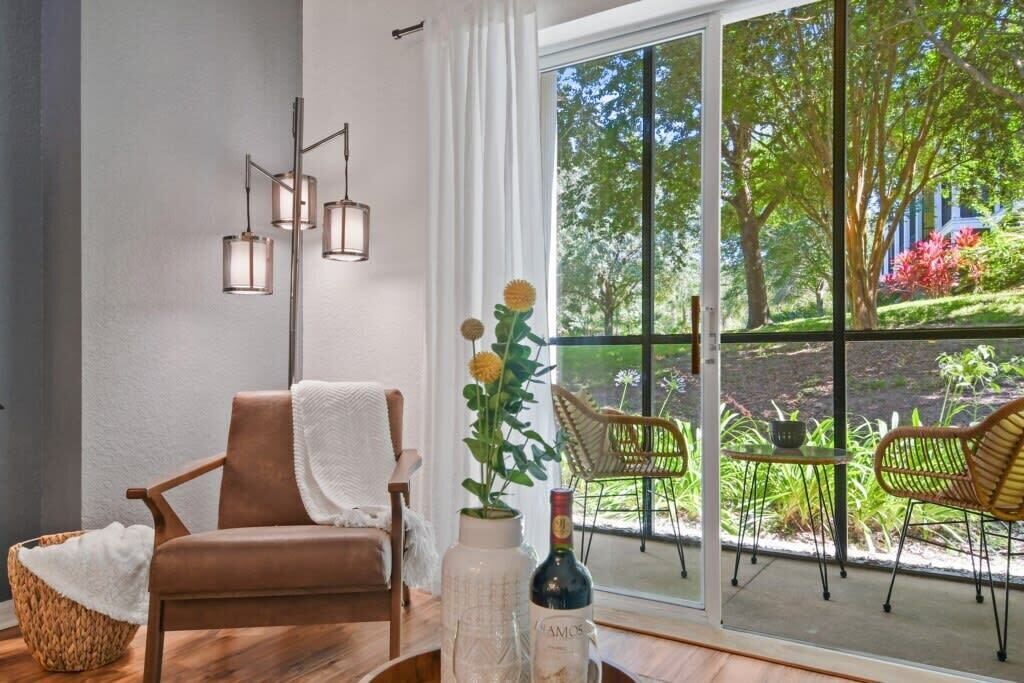 電視、書籍、 辦公室