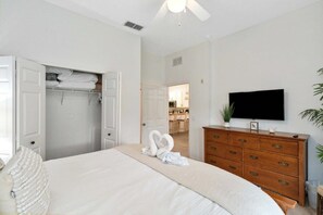 2 chambres, fer et planche à repasser, lit de bébé portatif, Wi-Fi