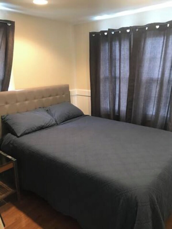 Ferros/tábuas de passar roupa, Wi-Fi de cortesia, roupa de cama