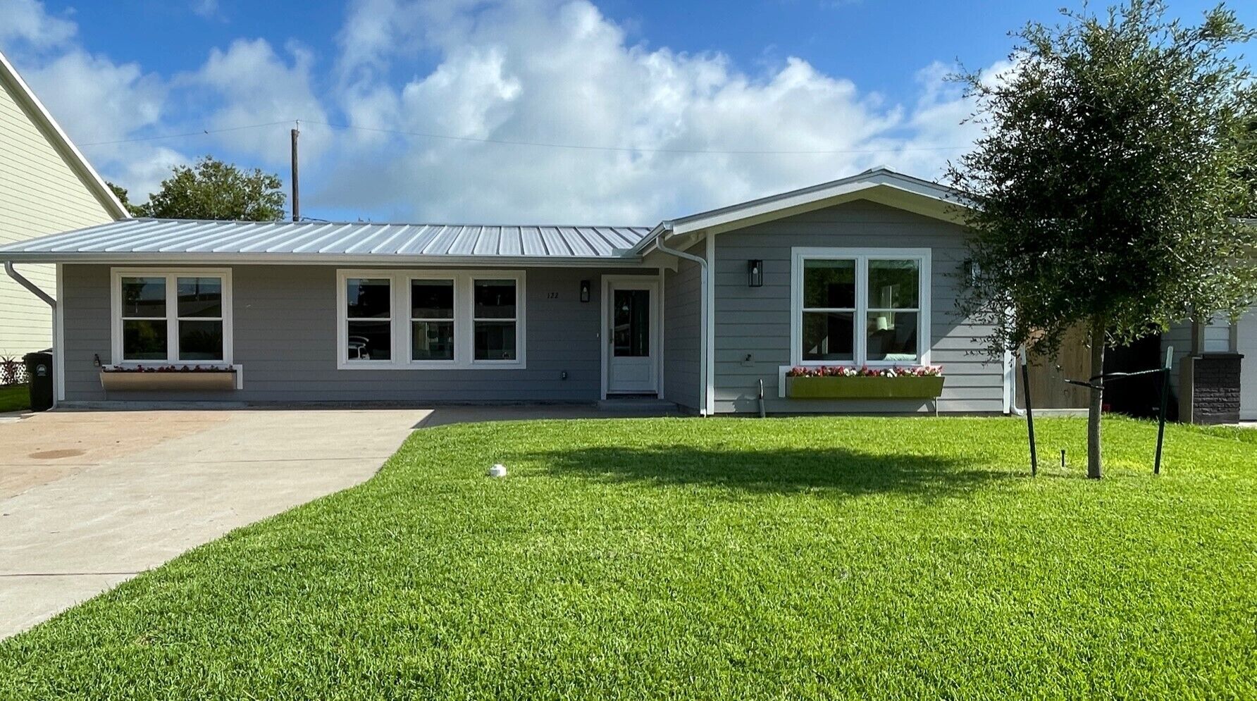 Mackeral Manor - Close to UTMB, Cruise, Beach, Strand; 3BR-3BA sleeps 6