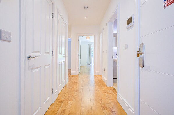 Hallway - Hybrid Resi - New Malden (New Malden)
