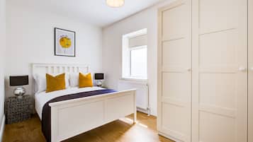 Family Apartment | 1 bedroom, Egyptian cotton sheets, premium bedding, desk