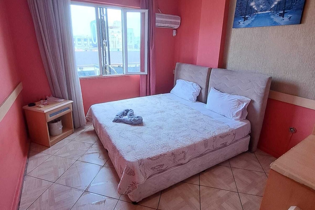 Economy Double or Twin Room, 1 Bedroom, City View | Living area
