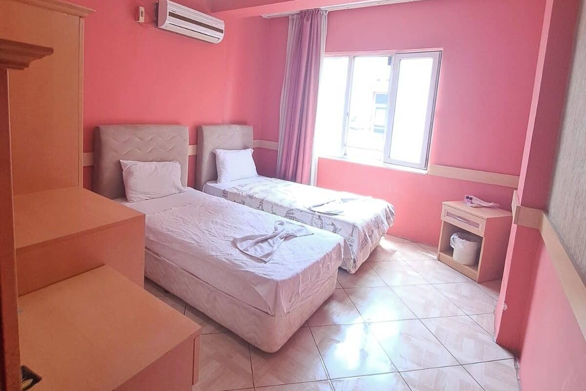 Chambre économique avec lits jumeaux, 1 chambre | Repas dans la chambre