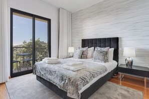 3 slaapkamers, een strijkplank/strijkijzer, wifi, beddengoed