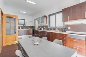 Interior - Funchal Villa with Sea view, Pool & games room (Funchal)