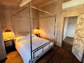 3 bedrooms, iron/ironing board, WiFi, bed sheets - Florence from above (Firenze)