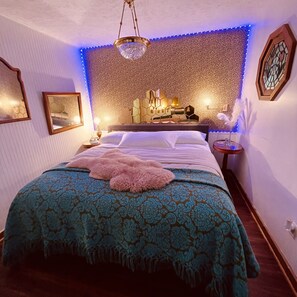 1 bedroom, free WiFi, bed sheets