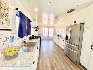 Private kitchen - Sweet House in WestCovina (West Covina)