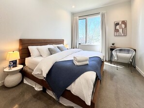 2 bedrooms, desk, iron/ironing board, free WiFi
