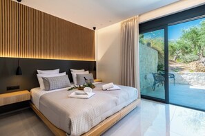2 Schlafzimmer, Schreibtisch, Bügeleisen/Bügelbrett, Reisekinderbett