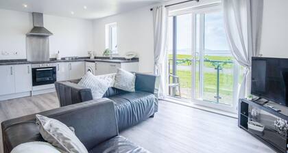 Beach View - 2 Bedroom Apartment - Llanelli