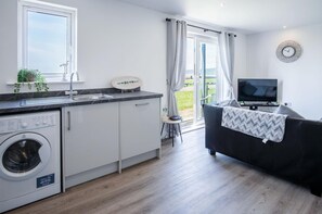 Interior - Beach View - 2 Bedroom Apartment - Llanelli (Llanelli)