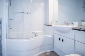 Badewanne, Haartrockner
