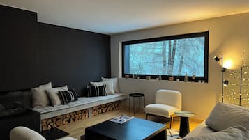 Smart TV, fireplace, foosball, table tennis