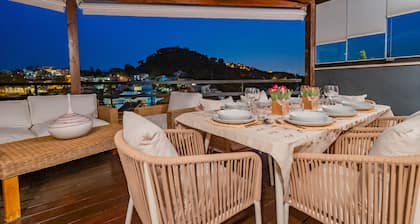 Cubo's Gibralfaro Townhouse / malaga center / views / parking included