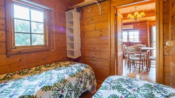 2 slaapkamers, een strijkplank/strijkijzer, beddengoed