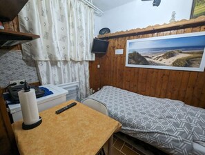 1 Schlafzimmer, Reisekinderbett, kostenloses WLAN, Bettwäsche