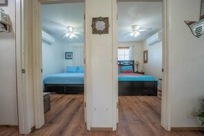2 bedrooms, WiFi, bed sheets - River Haus on the Tube Chute! (New Braunfels)