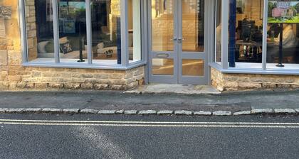 Quaint dog-friendly Cotswold cottage in Chipping Norton - Tukes Cottage