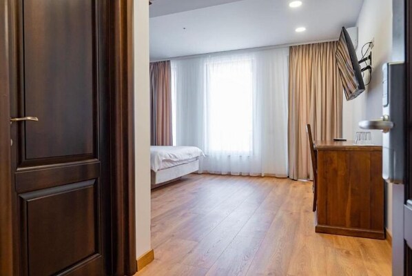 1 bedroom, WiFi, bed sheets - Voyager #1 (Mamaia-Sat)