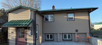 Charming 3-bedroom house with AC with wonderful views of the Beaverhead Mtns