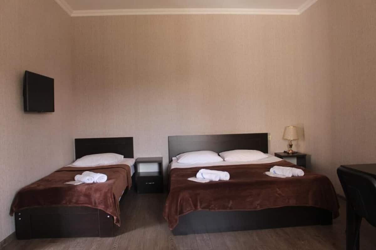 Quadruple Room | Desk, laptop workspace, soundproofing, free WiFi