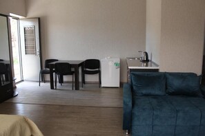 Chambre Quadruple, balcon, vue ville
