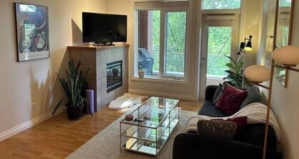 Centrally located, Spruce Cliff 1 bedroom condo